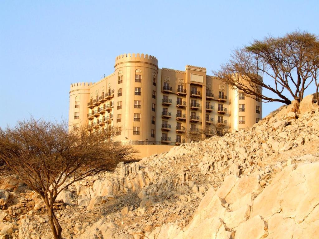 Golden Tulip Khatt Springs Resort & Spa Rás al-Chajma Exteriér fotografie